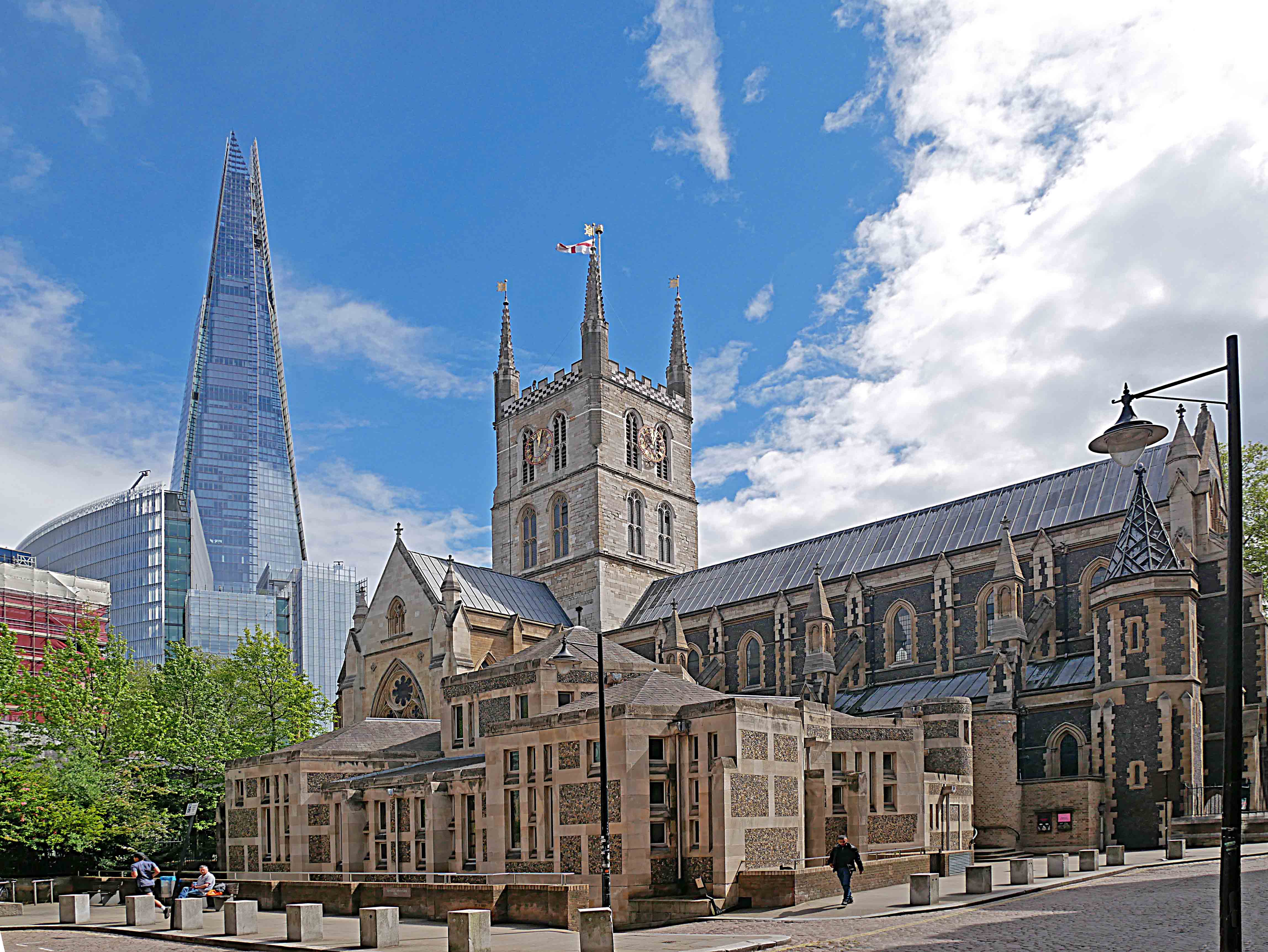 Southwark Cathedral after the exposure and geometry edit